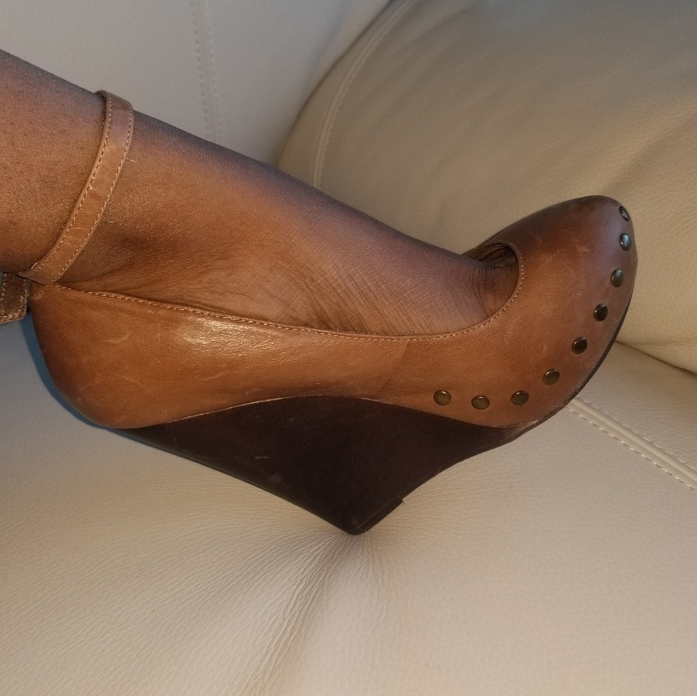 Tan ankle strap Aldo wedges